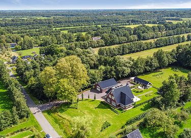 Luxe kapschuur in Friese natuur met jacuzzi - 2