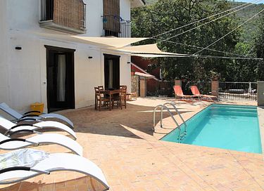 Leuke villa met zwembad en terras - 22