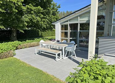 Ruime villa met zwembad, sauna en grote tuin - 22