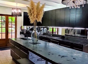 Rustig gelegen villa met zwembad en spa - 13