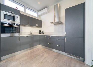 Logement de vacances au bord de l'eau dans un beau parc - 8