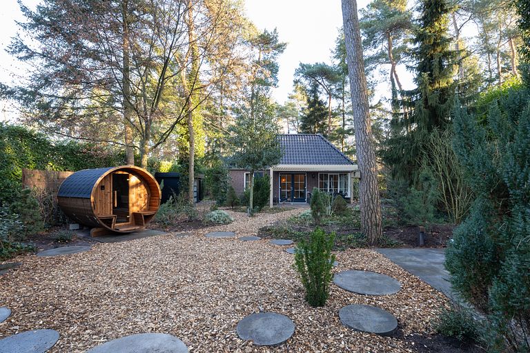 Lodge with private wellness under the trees - 1