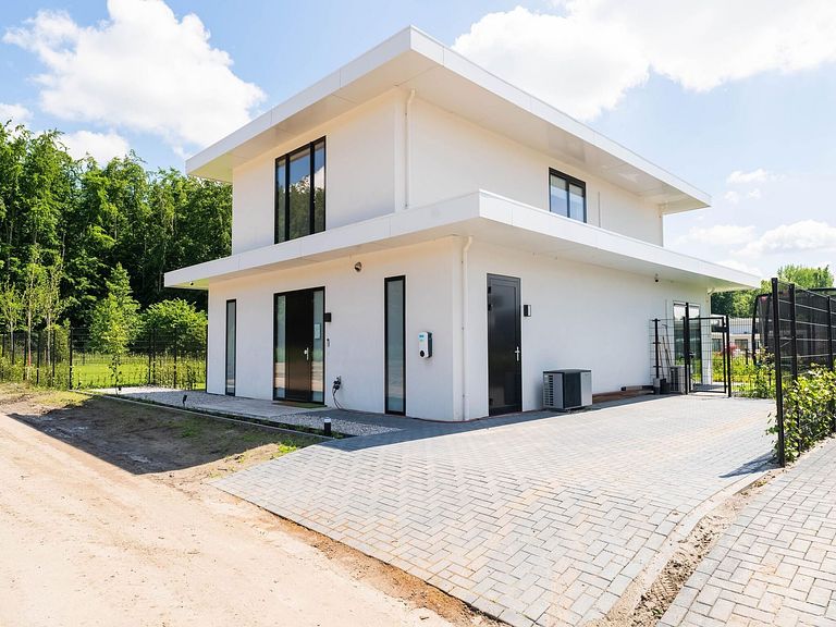 Villa pour enfants avec jardin clos - 1
