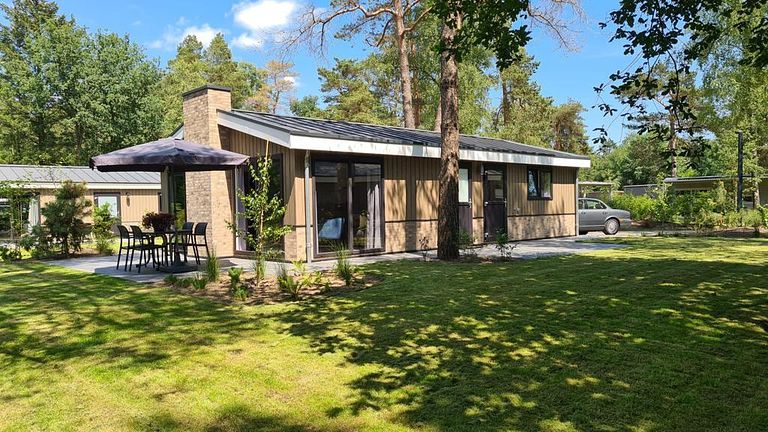 Chalet in het groen met modern comfort - 1