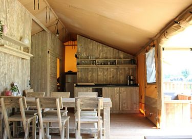 Tente de camping entièrement équipée (5p) - 3