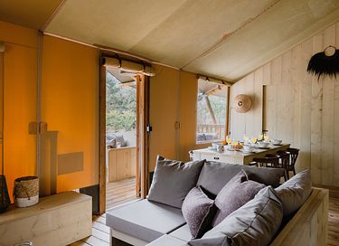 Luxury glamping lodge with private hot tub - 5