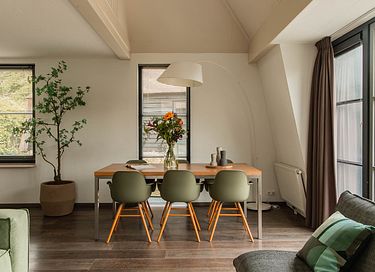 Beautiful thatched vacation villa for 6p - 8