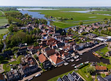Houseboat op het water met mooi uitzicht  - 26
