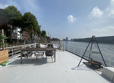Dream boat in the middle of Amsterdam - 11