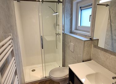 Modern lodge with a private hot tub in Drenthe - 10