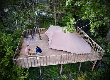 Boomhut-tent met bij te boeken hottub