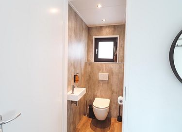 Luxe vakantiehuis aan het water met hottub - 27