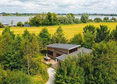Tiny house in Friesland bij een groot meer - 2