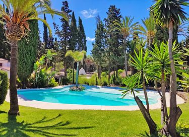 Group accommodation in Marbella with pool - 10