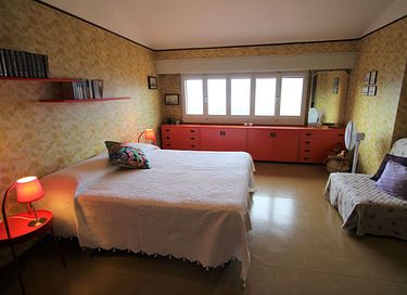 Groot vakantiehuis met uitzicht op een meer - 37