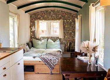 Romantic cottage by the water - 2