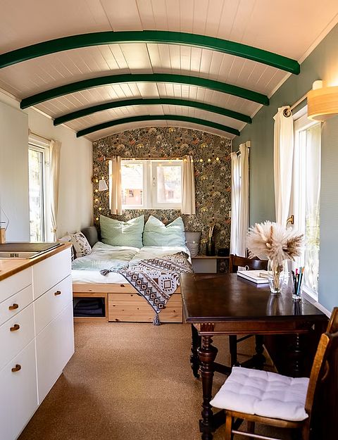 Romantic cottage by the water - 2