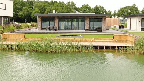 Luxe vakantiebungalow direct aan het water - 2