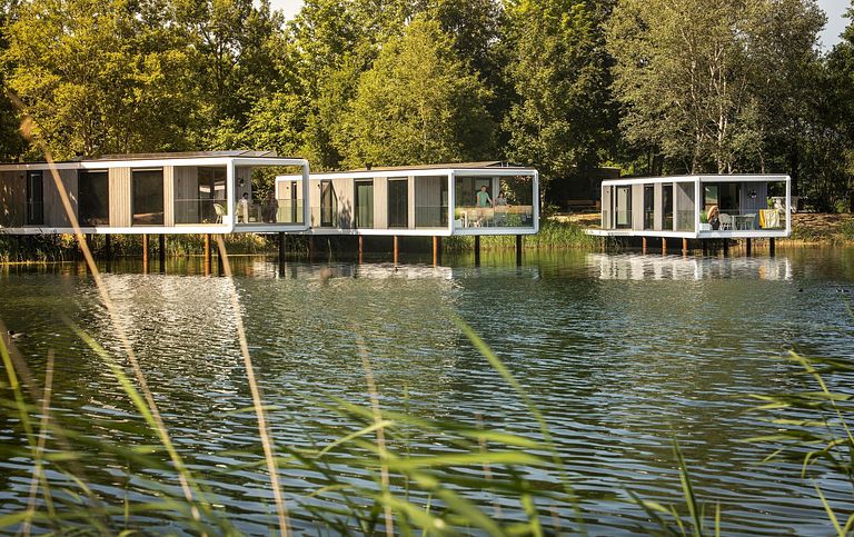 Vakantiehuis boven het water op een leuk park - 1
