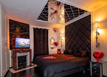 Romantische Wohnung mit privatem Jacuzzi - 11