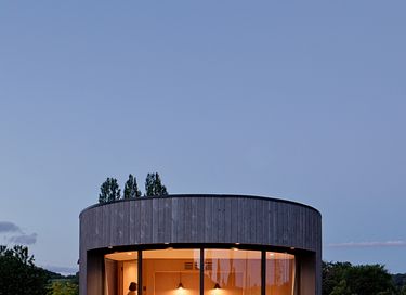 Panoramic suite in Burgundy - 4
