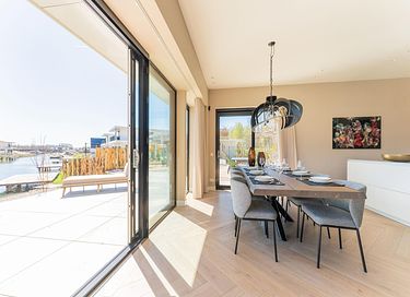 Wellnessvilla aan het water met sauna - 8