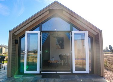 Tiny house près de l'eau en parc - 16