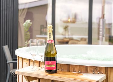 Holiday home with sauna and hot tub in Zeeland - 2