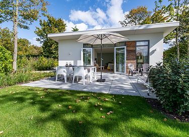 Modern bungalow near the beach