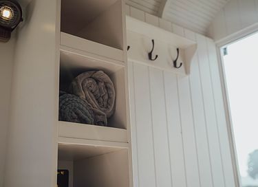 Beautifully decorated shepherds hut for 2 people - 7