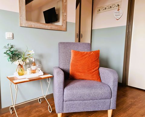 Chambre confortable avec salle de bain privée et vue - 5