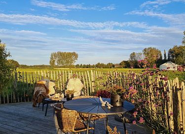 Luxe yurt met houtkachel en privé sanitair - 26