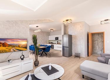 Spacious apartment with sea view and balcony - 10