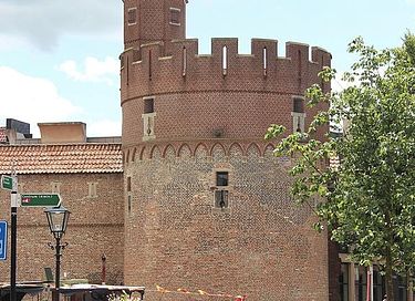 Family room in medieval tower - 22