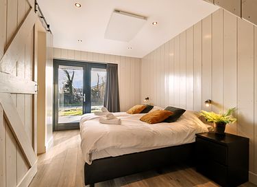 Modern house with bath close to the sea - 13