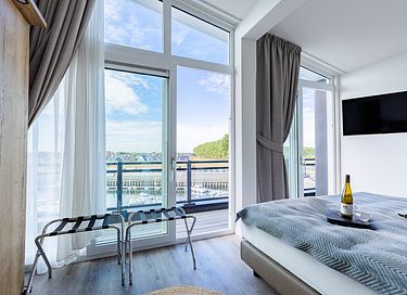 Penthouse on the beach with large balcony - 10
