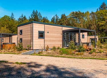Komfortable Lodge mit Whirlpool in der Natur - 2