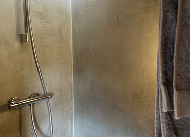 Spend the night in a shepherds hut with wellness - 16