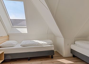Spacious Holiday home at waterfront - 9