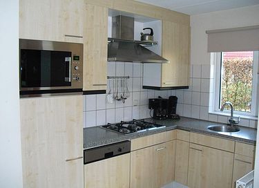Mooi vakantiehuis direct aan het water - 9