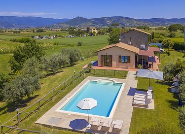 Villa de vacances avec piscine à la campagne