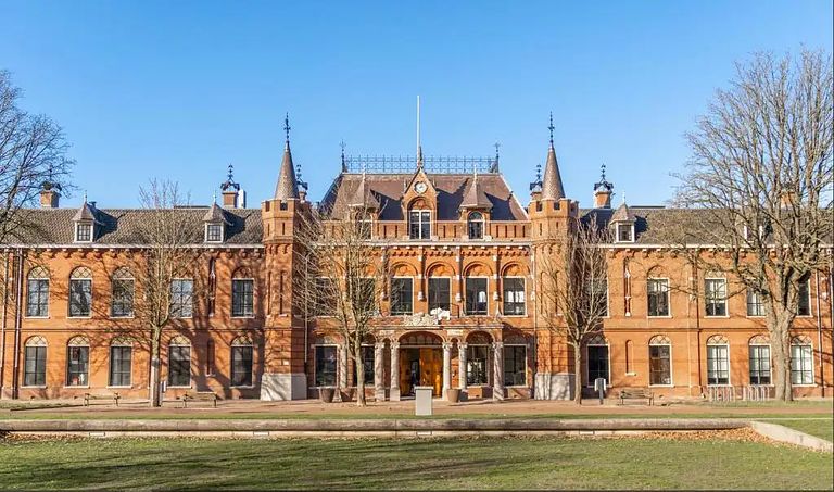 Uniek hotel in voormalige kazerne in Breda - 1
