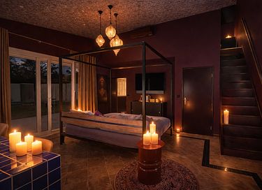 Wellness Lodge mit Sauna, Jacuzzi und Hammam - 11