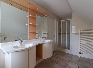 Spacious family home with wellness facilities - 52