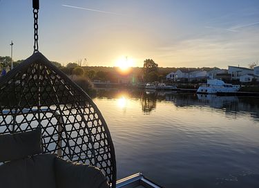 Romantisches Tiny House auf dem Wasser - 10