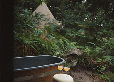 Luxe tipi tent (2p) met privé hottub - 11
