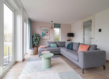 Spacious holiday home with waterfront garden - 6