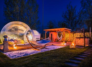 Romantische bubble tent met privé wellness