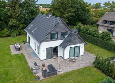 Spacious 10-person vacation villa on Texel - 2