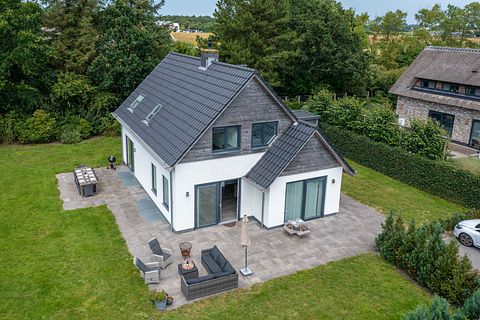 Spacious 10-person vacation villa on Texel - 2